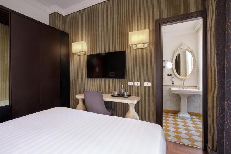 Standard Single Room image 4