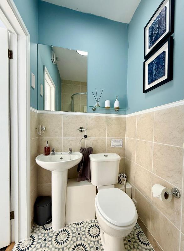 Double Room with Private Bathroom image 4