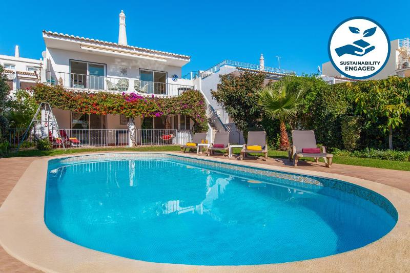 Villa Blue Bay - Moradia familiar com piscina nos Olhos d'Água Albufeira - image 1