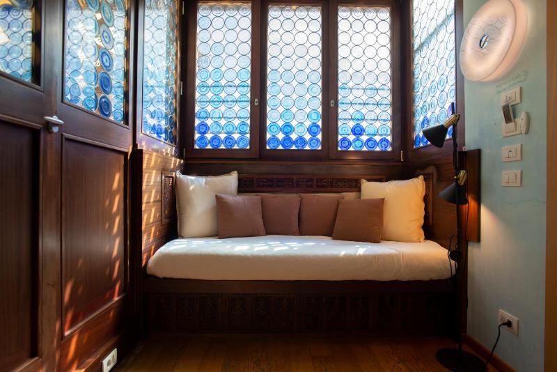 Superior Double Room with Balcony image 4