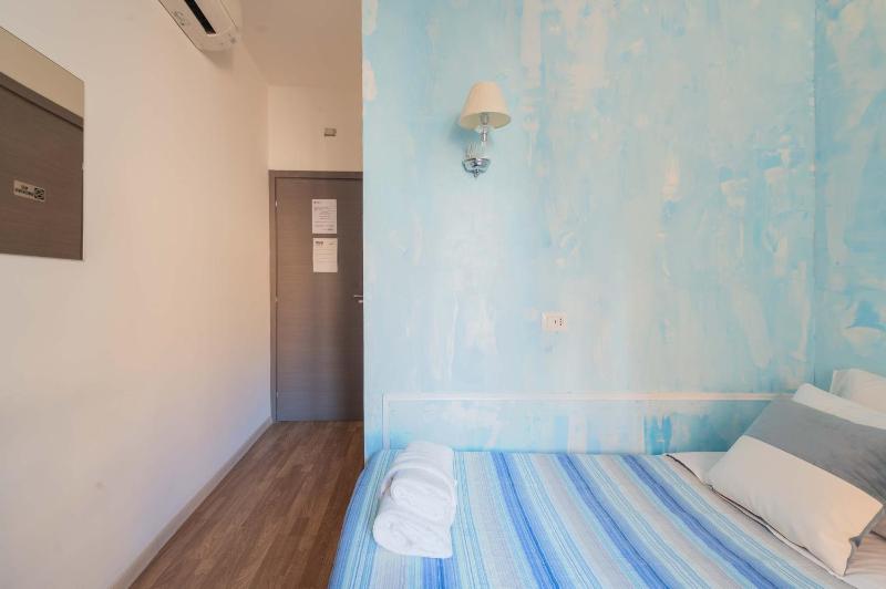 Standard Single Room image 3