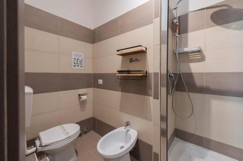 Deluxe Double Room (2 Adults + 1 Child) image 4