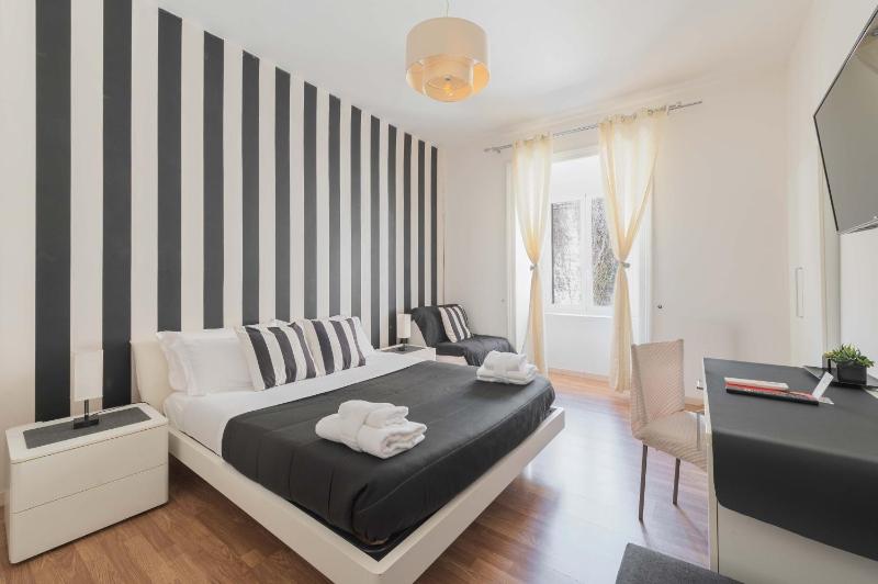 Deluxe Double Room (2 Adults + 1 Child) image 1
