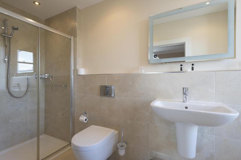 Superior King Room image 2