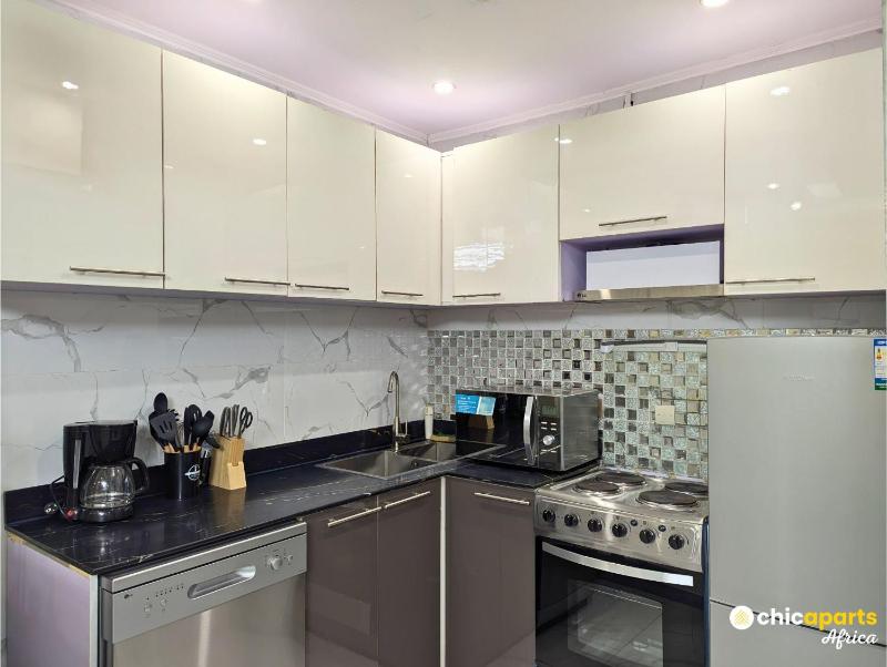 Chic studio with parking near the airport - image 9
