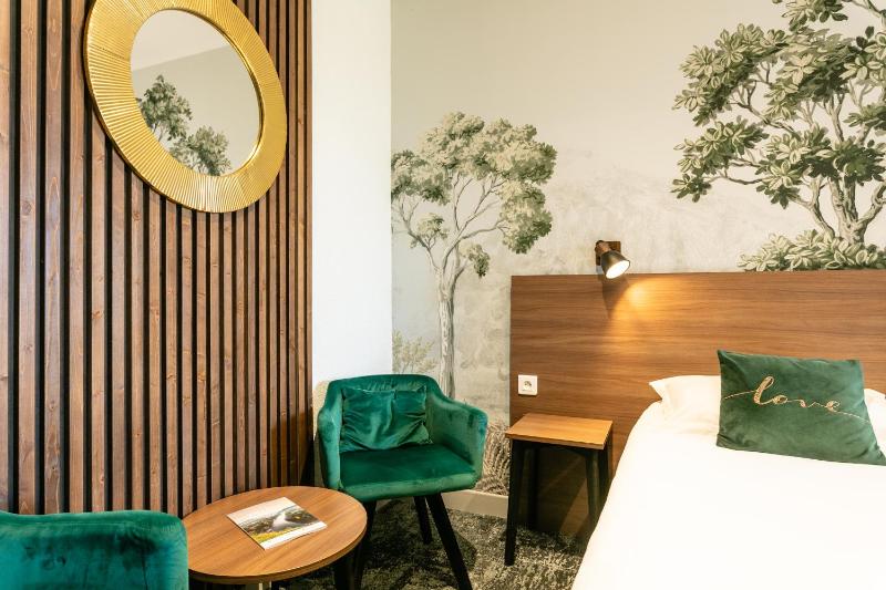 Quadruple Room image 3