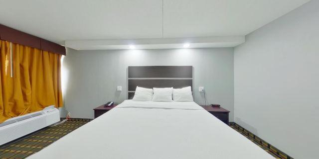Business King Room - Non-Smoking image 2