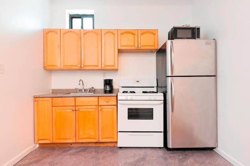 Prime Location Upper Manhattan Furnished Apartment - image 7