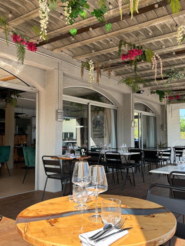 Acapella Hotel Restaurant - image 33