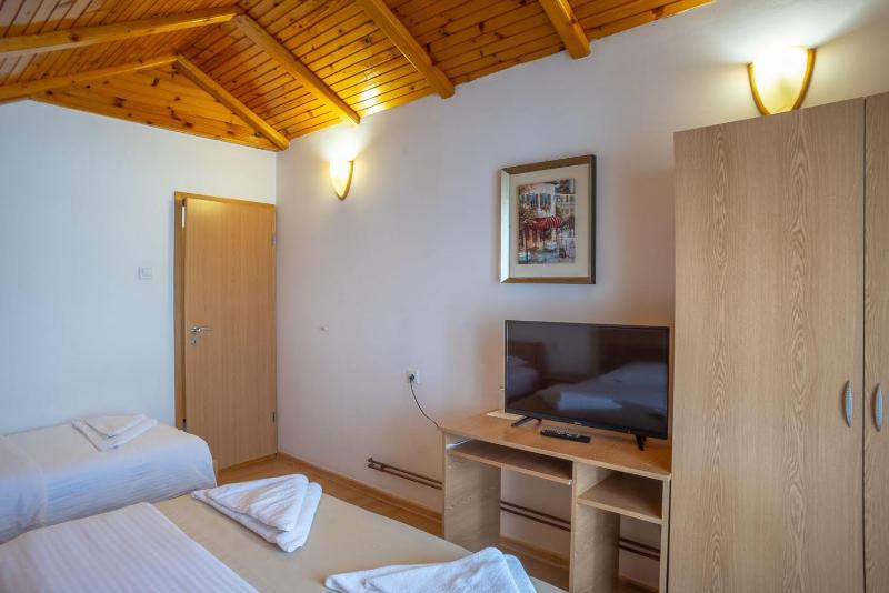 Triple Room with Balcony image 1