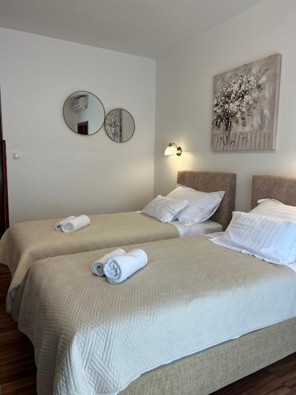 Standard Double or Twin Room with Balcony image 3