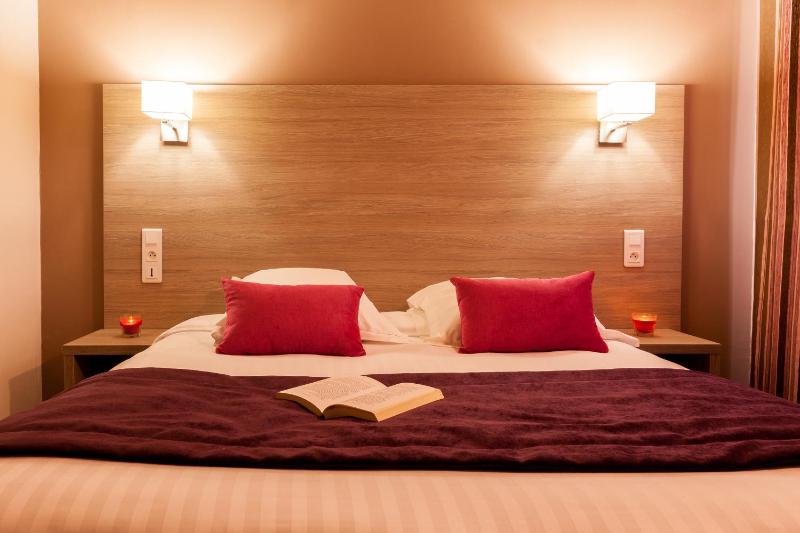 Double Room with Terrace image 4