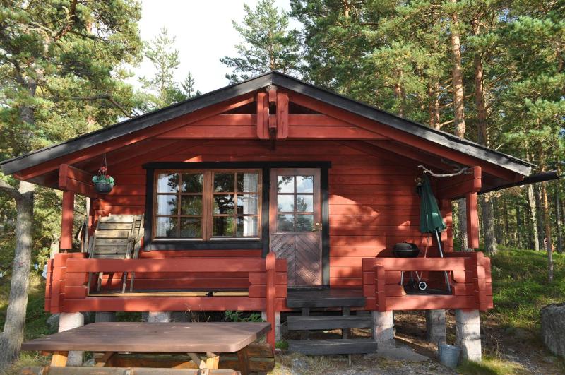 Economy Cottage with lake view image 3