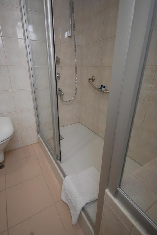 Standard  Room image 3