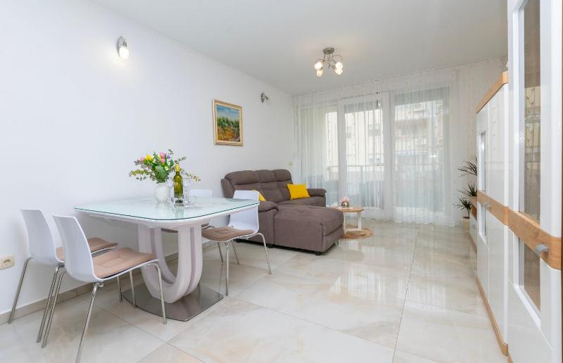 Apartment Ivanka - image 14