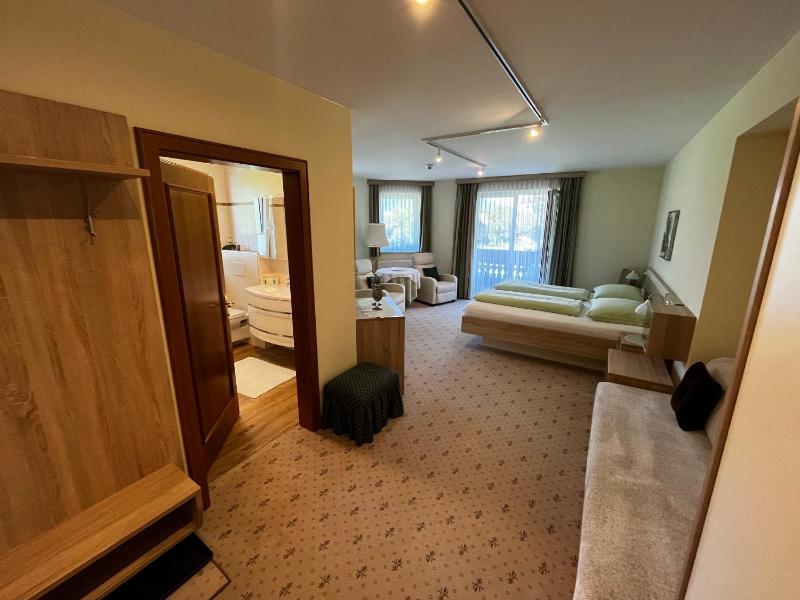 Comfort Double or Twin Room image 1
