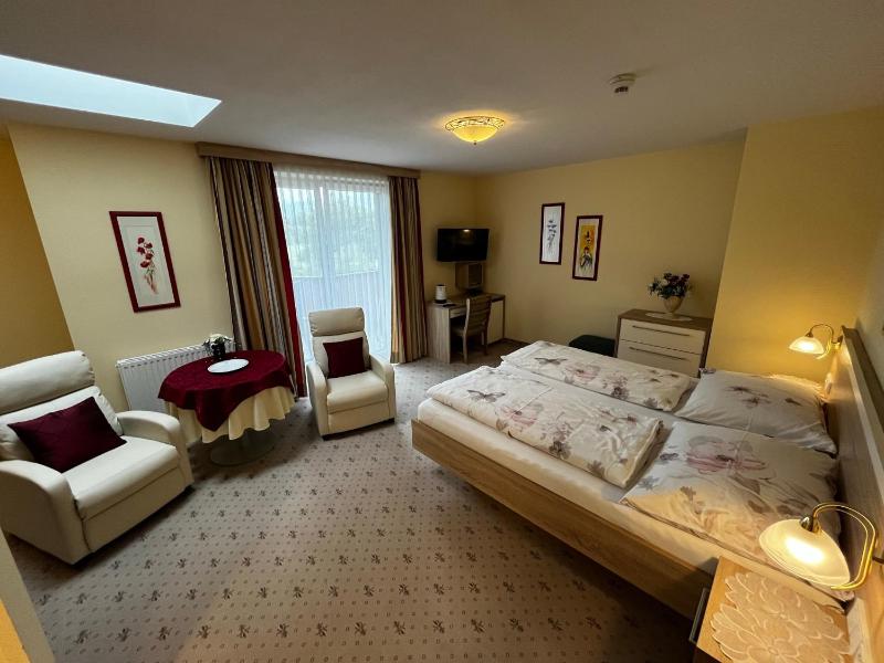 Double Room with Balcony image 1