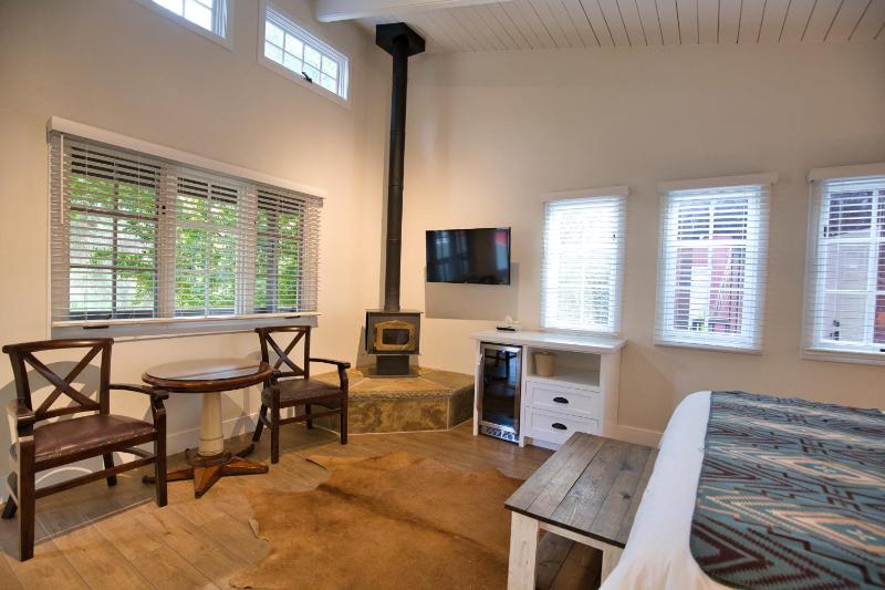 Private Cabin image 2