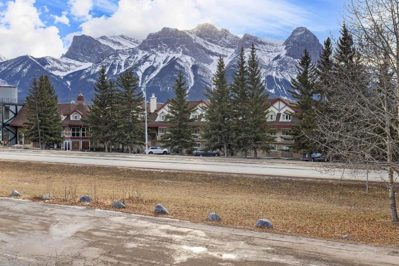 Township by Canmore Premier - image 35