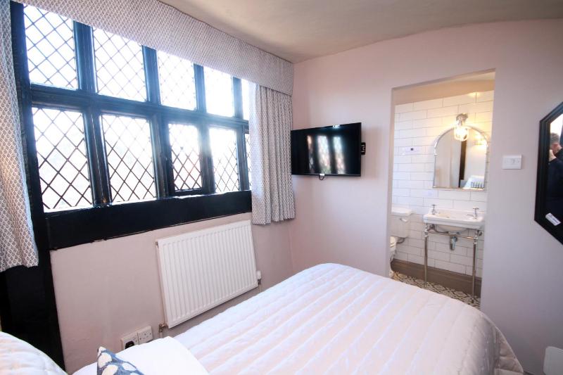 Single Room - En Suite image 3