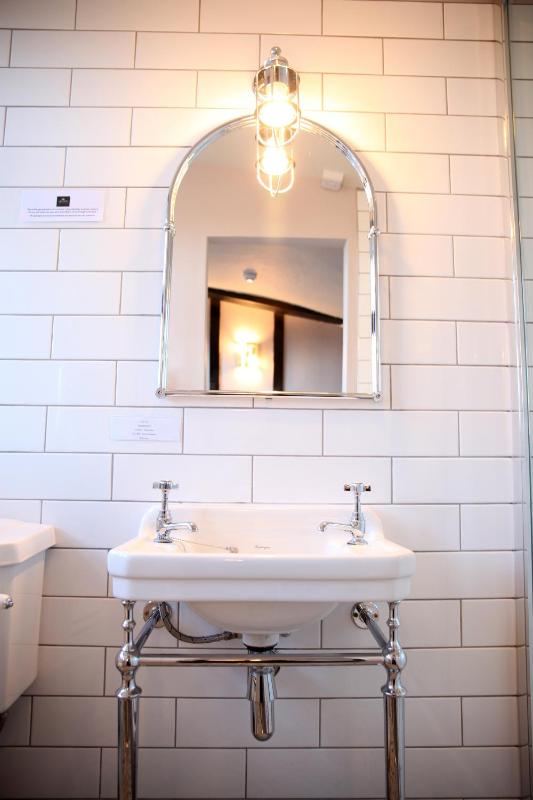 Single Room - En Suite image 4