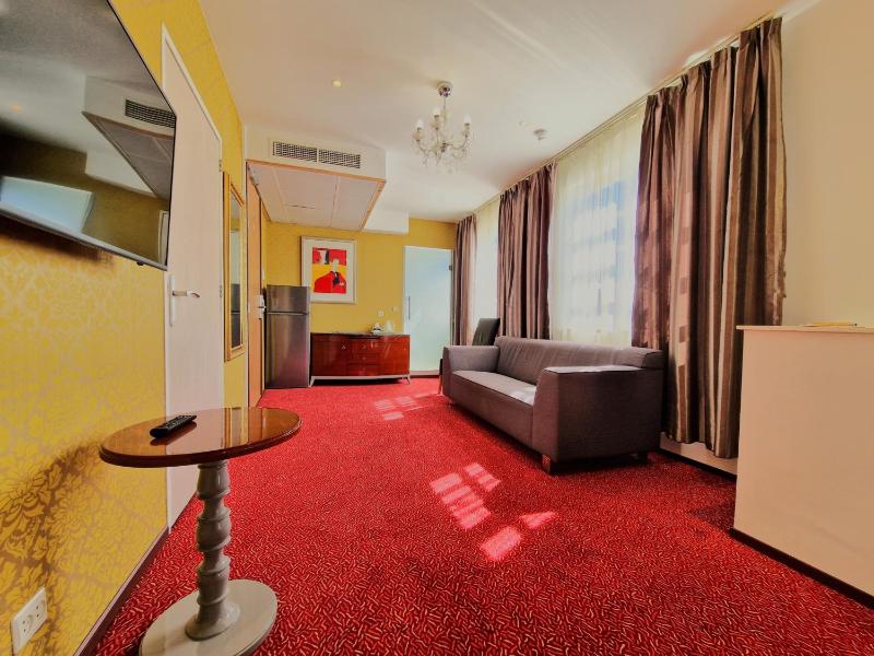 Deluxe Family Room (5 persons) image 1