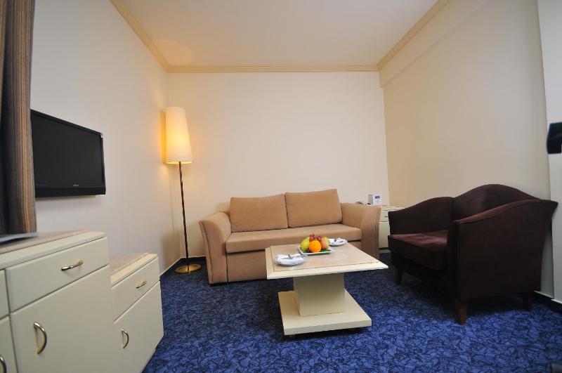 Suite image 3