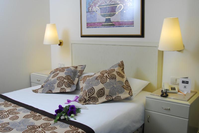 Class Hotel - image 6