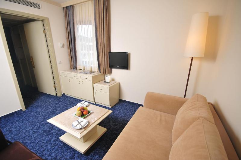 Standard  Room image 2