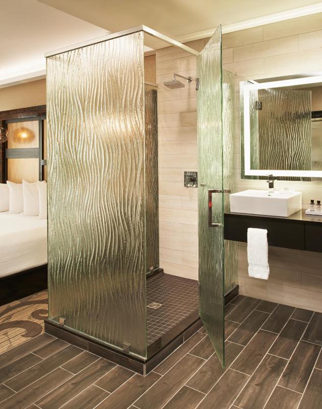 King Suite image 2