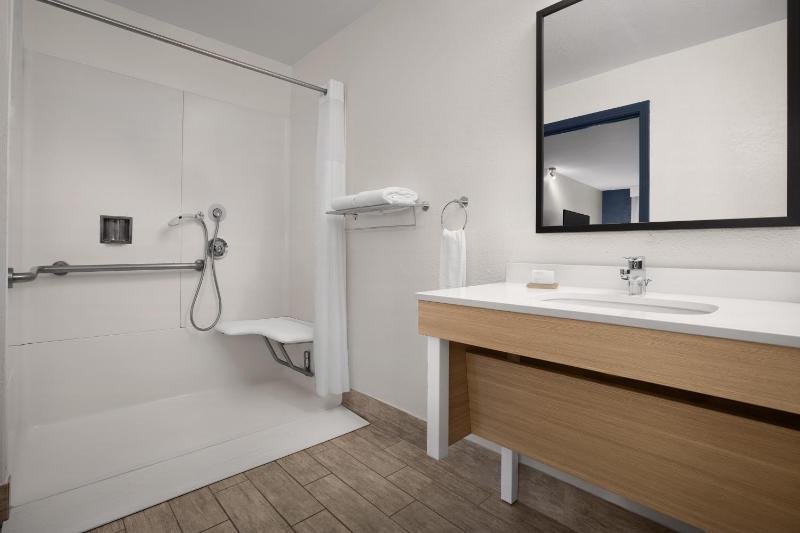 King Room image 2