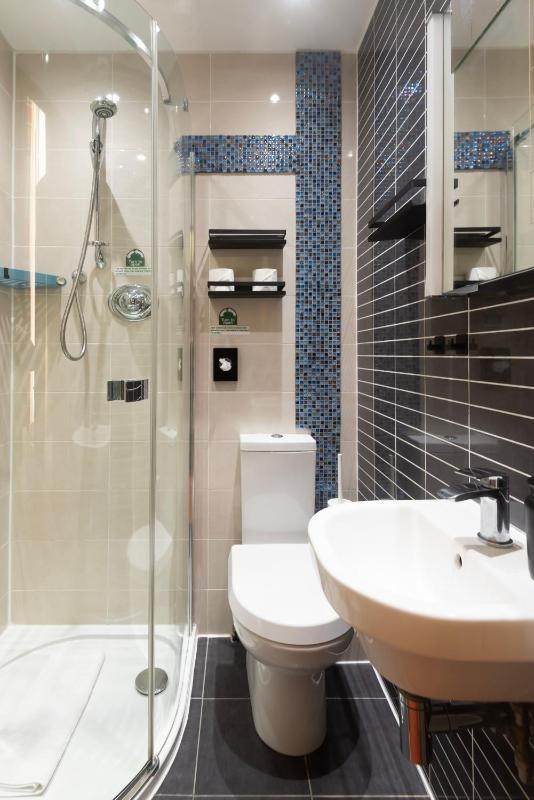 Standard Double Room image 2