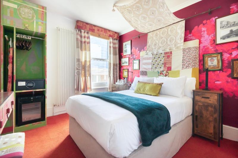 Standard Double Room image 1