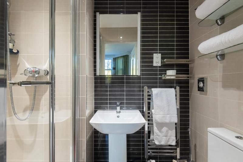 Double or Twin Room image 2