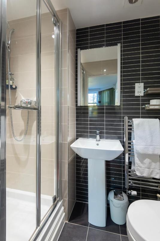 Double or Twin Room image 3