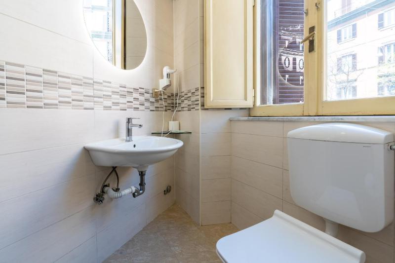 Standard Single Room image 2