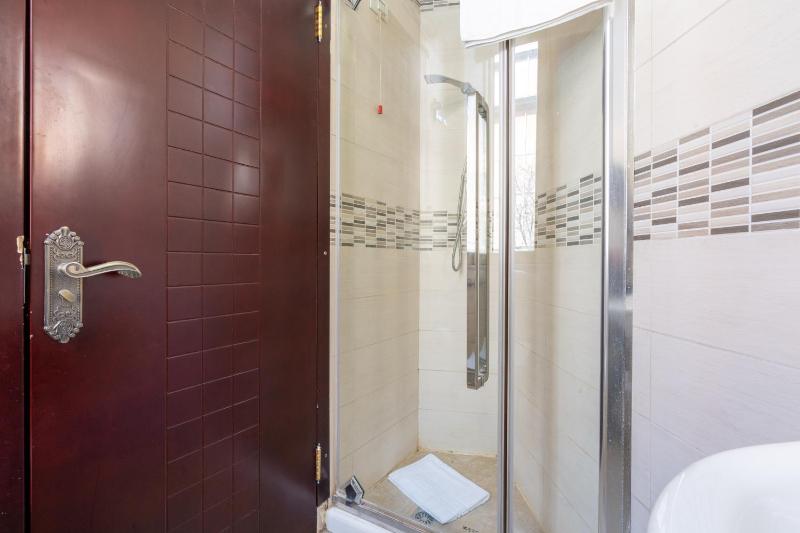 Standard Single Room image 3