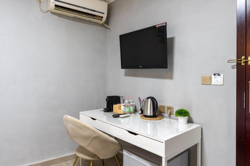 Economy Double Room image 2