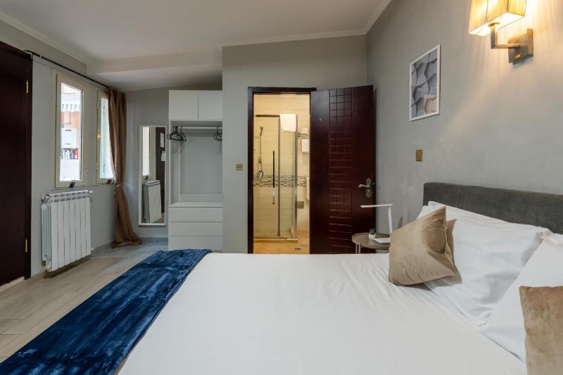 Economy Double Room image 4