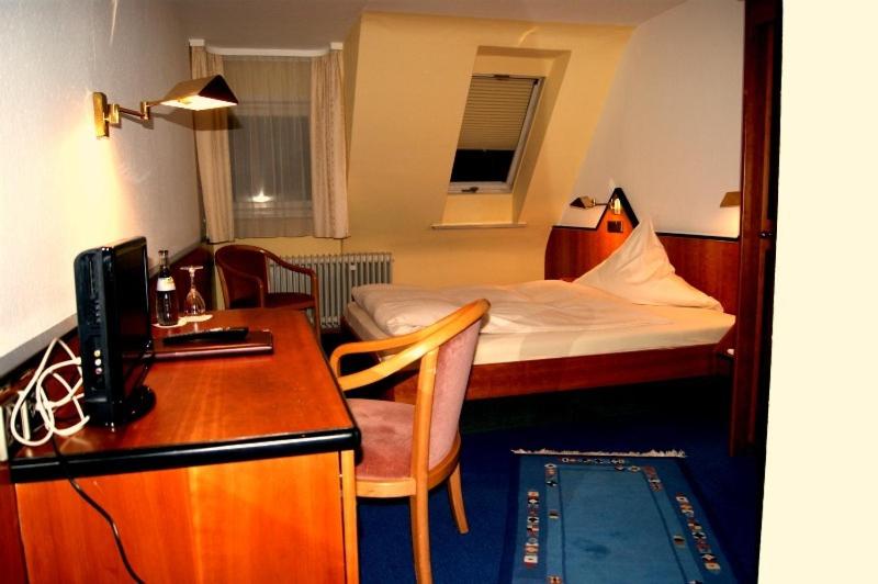 Double Room image 2