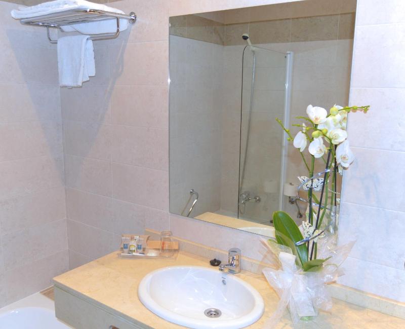 Economy Single Room image 2