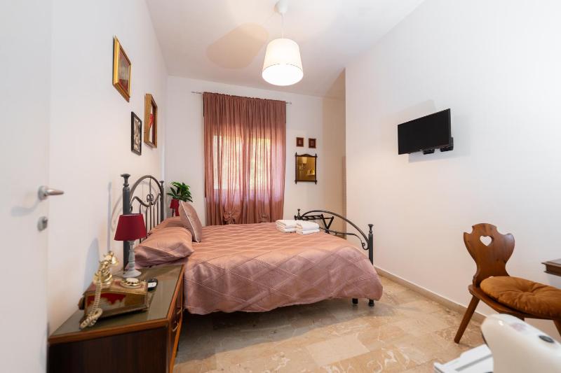 Double Room with Garden View image 1