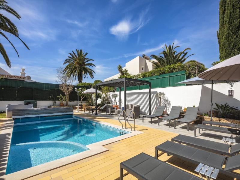 Villa in coastal town of Carvoeiro Algarve - image 19