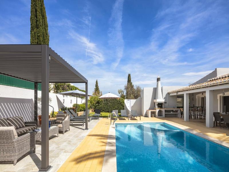 Villa in coastal town of Carvoeiro Algarve - image 17