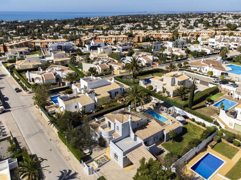 Villa in coastal town of Carvoeiro Algarve - image 22
