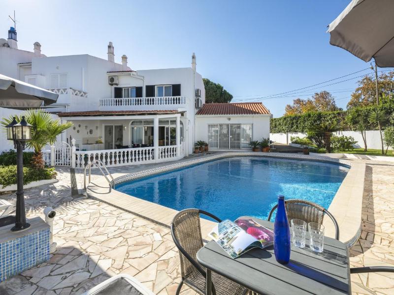 Comfortable Villa in Carvoeiro Algarve - image 16