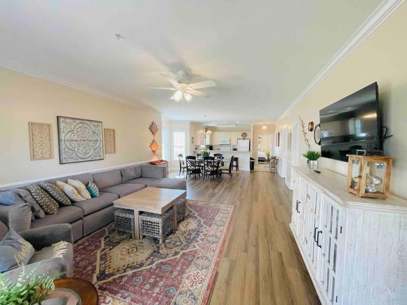 Imagine #1 your vacation at this beautiful condo - image 15