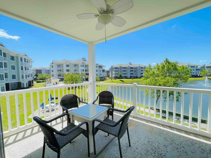 Calming & Relaxing condo in the center of MB - image 1