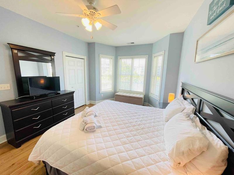 Calming & Relaxing condo in the center of MB - image 22
