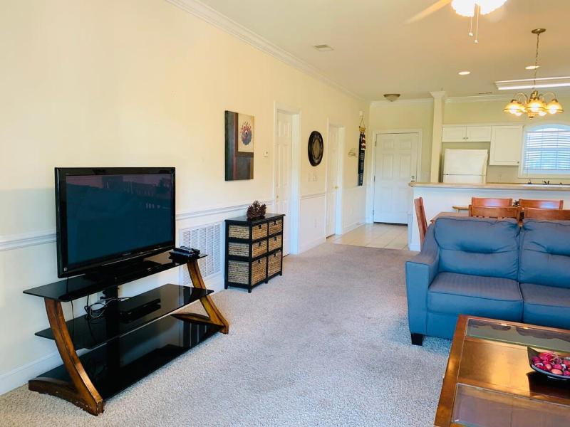 Pleasant enjoyable vacation condo in MB - image 24